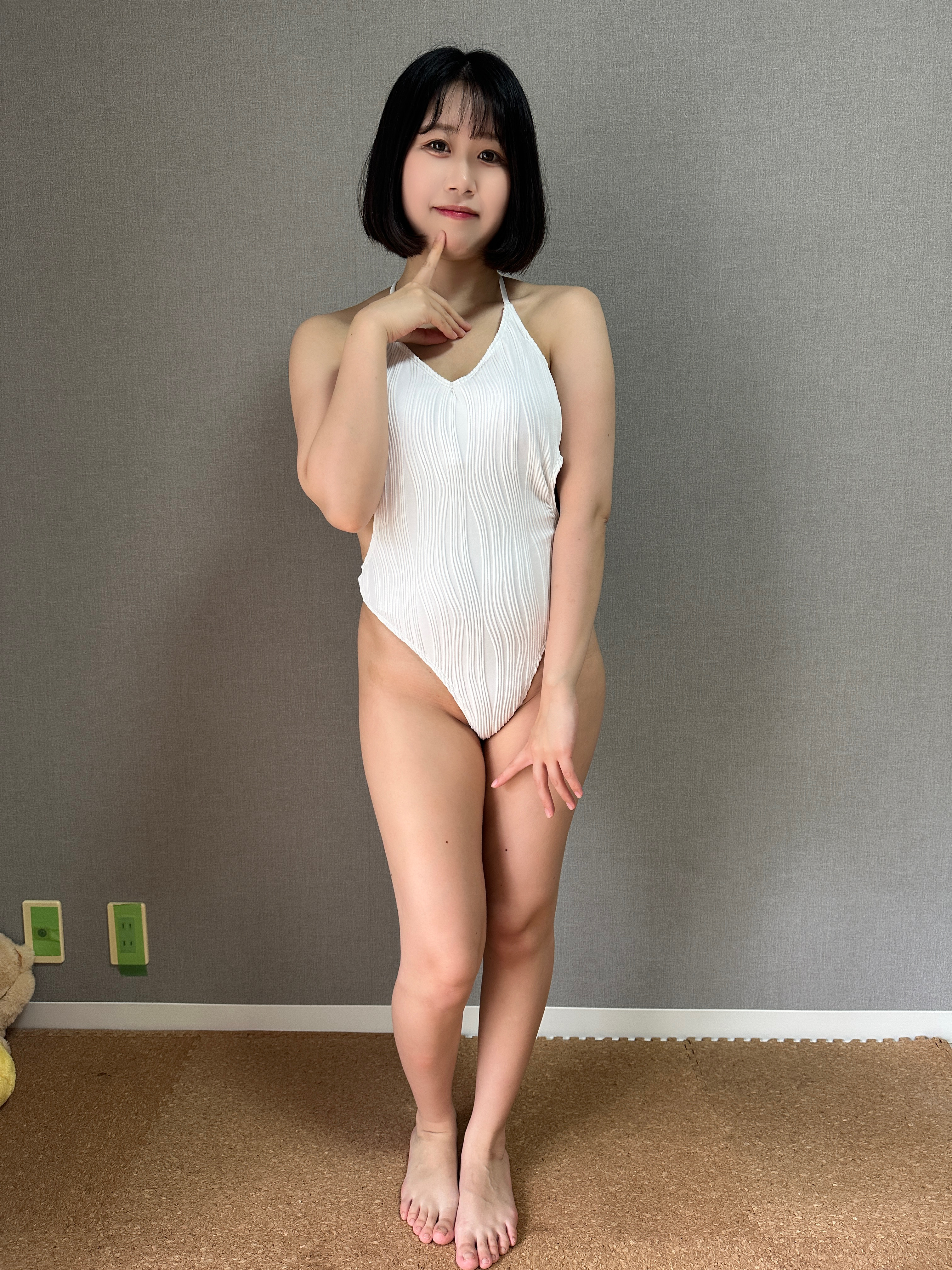 パパの選んでくれた水着が癖強すぎたwww 未公開写真 1